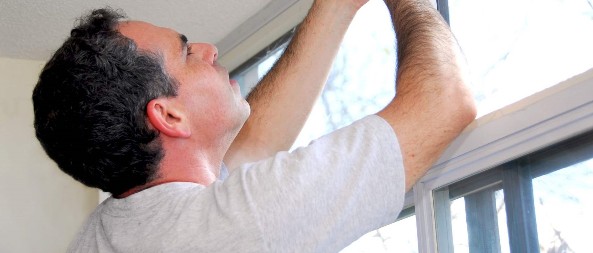 curtain fitters KT17