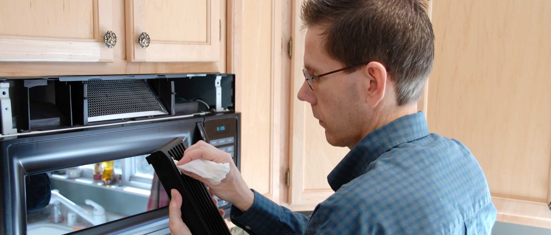 Kitchen fitters KT17